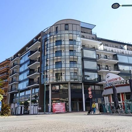 Appartement Tout Equipe Centre Ville Menton Dış mekan fotoğraf