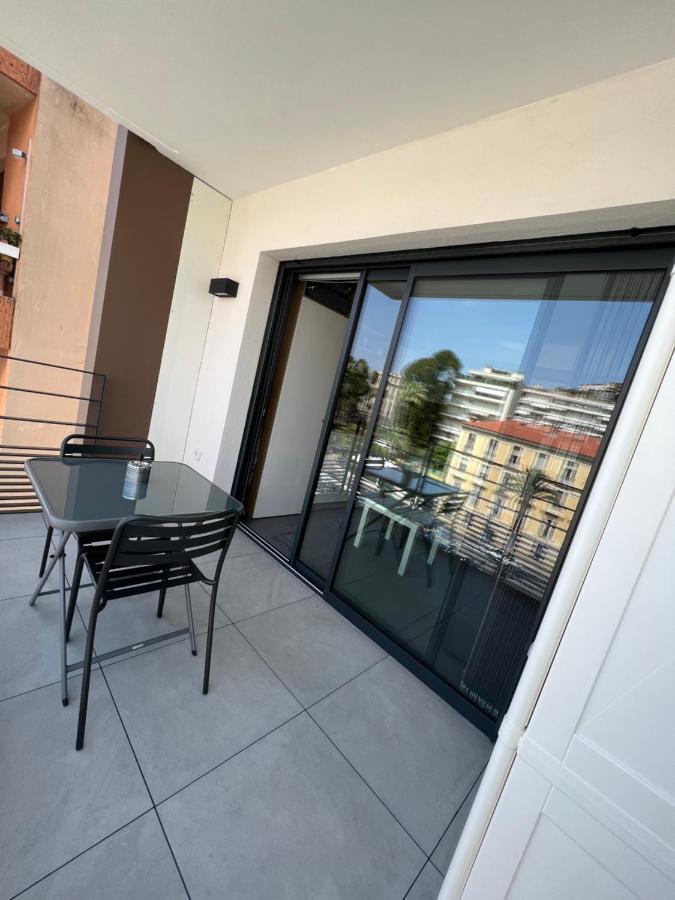 Appartement Tout Equipe Centre Ville Menton Dış mekan fotoğraf